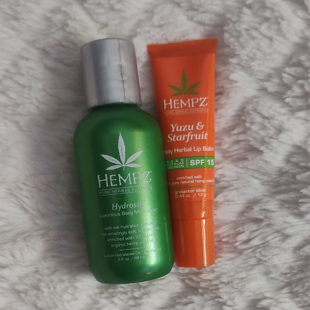 Hempz Green and Orange Body Moisturizer and Lip Balm Set
